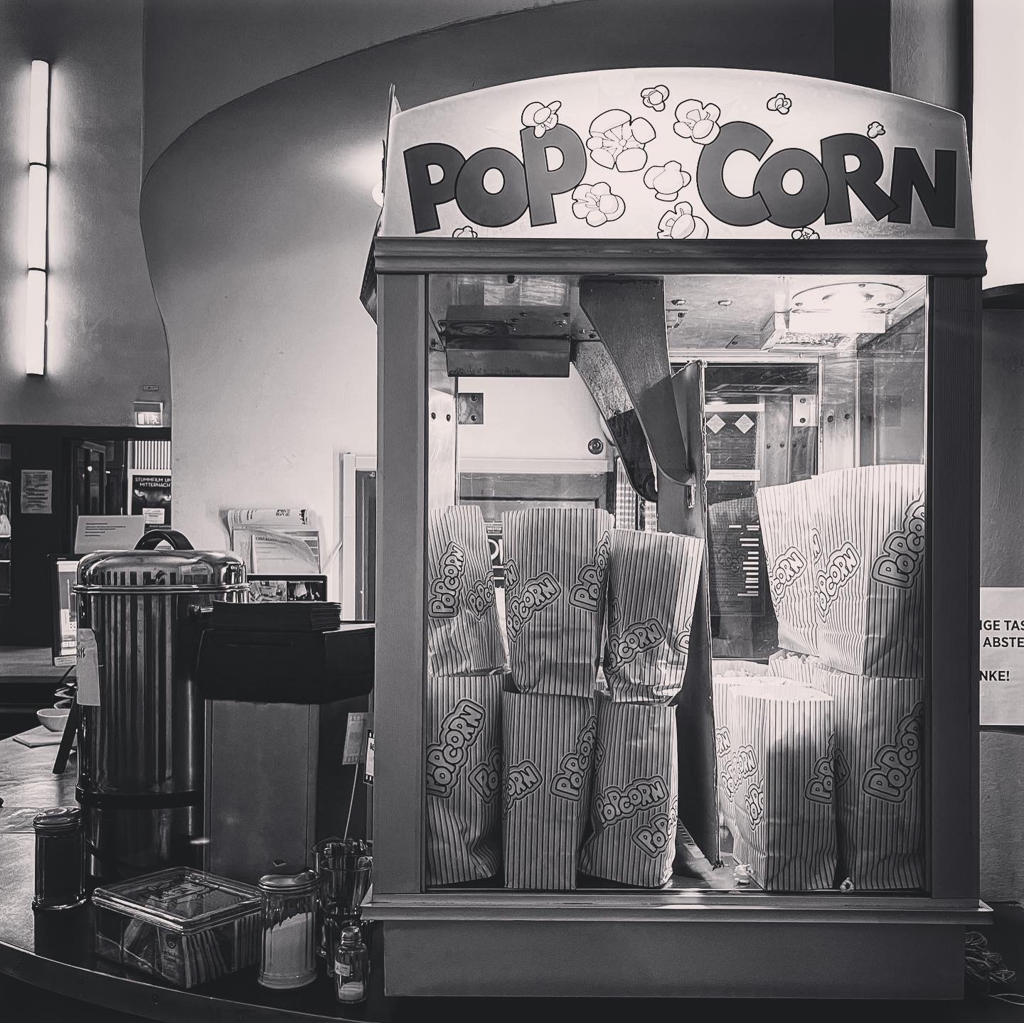 Popcorn machine
