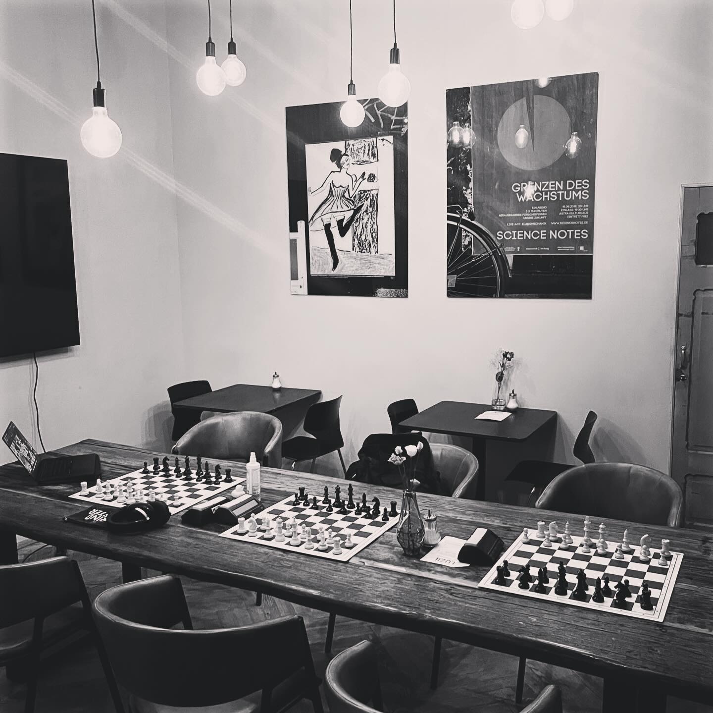StrangerChess at LUZII Café