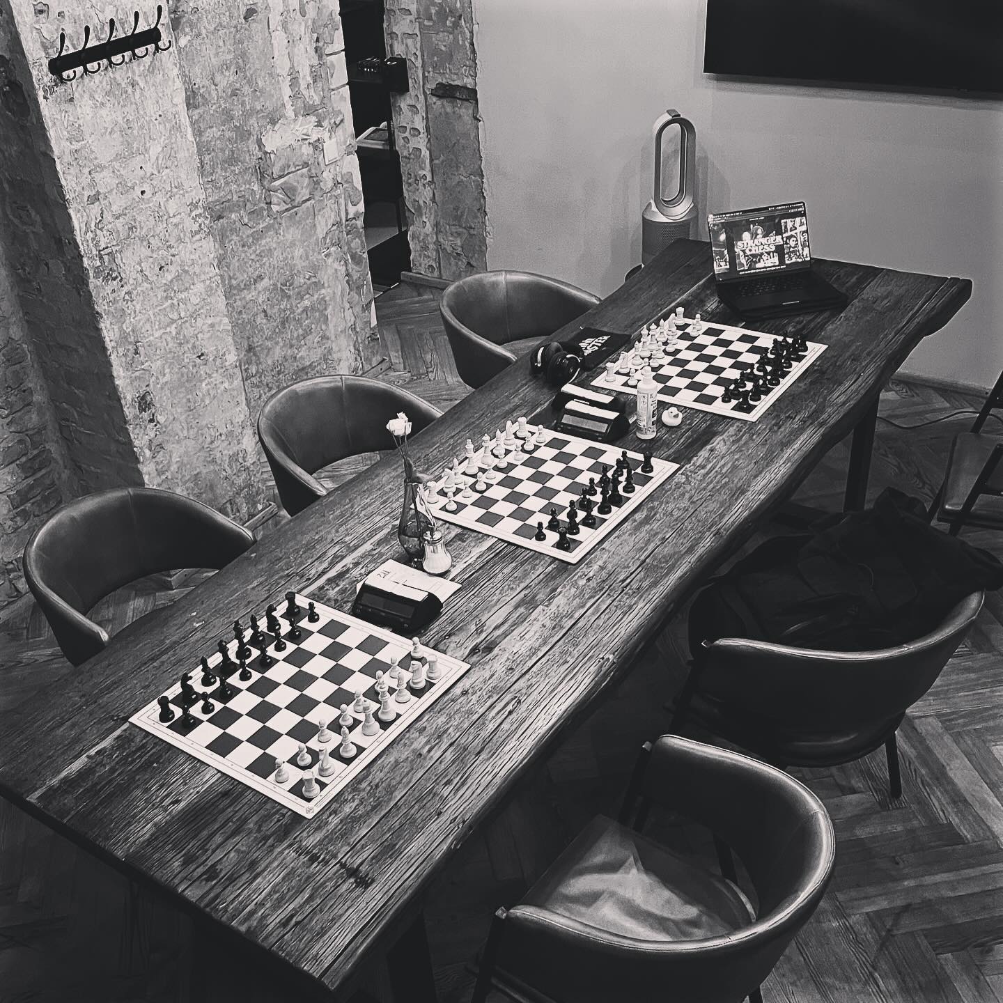 StrangerChess at LUZII Café
